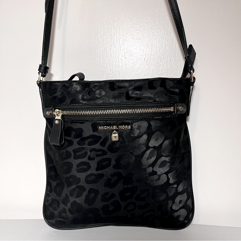 NWOT Michael Kors Kelsey Animal Jacquard Crossbody